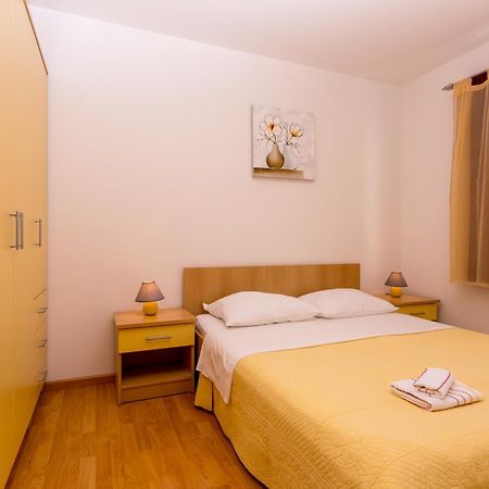 Apartments In Villa Top Trogir Room photo